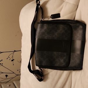 Authentic Coach Messanger Bag